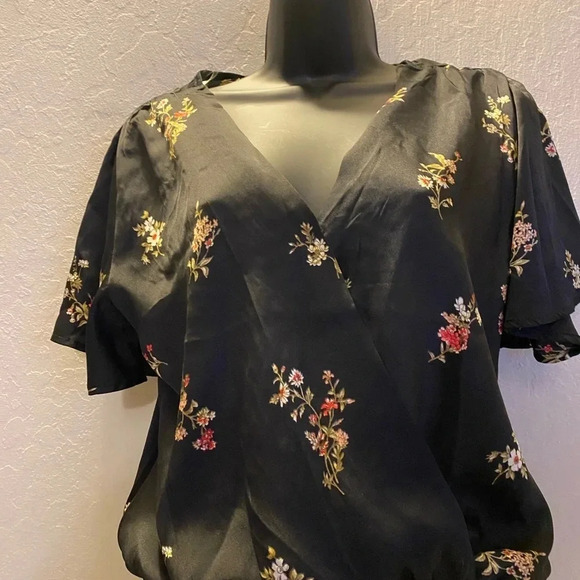 Haute Monde Black & Floral Satin One Piece Blouse - Picture 5 of 11
